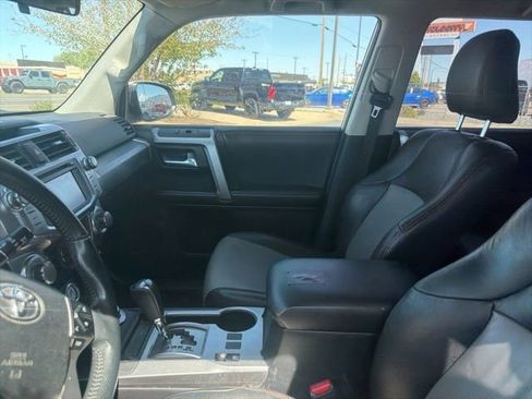 Used 2016 Toyota 4Runner SR5 AWD/4WD image 31
