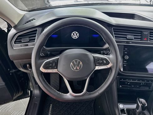 Used 2023 Volkswagen Tiguan SE FWD image 15
