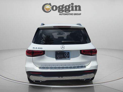 Used 2023 Mercedes-Benz GLB 250 image 4