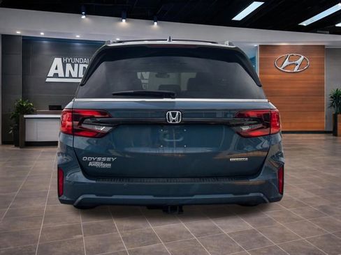 Used 2025 Honda Odyssey Touring image 14