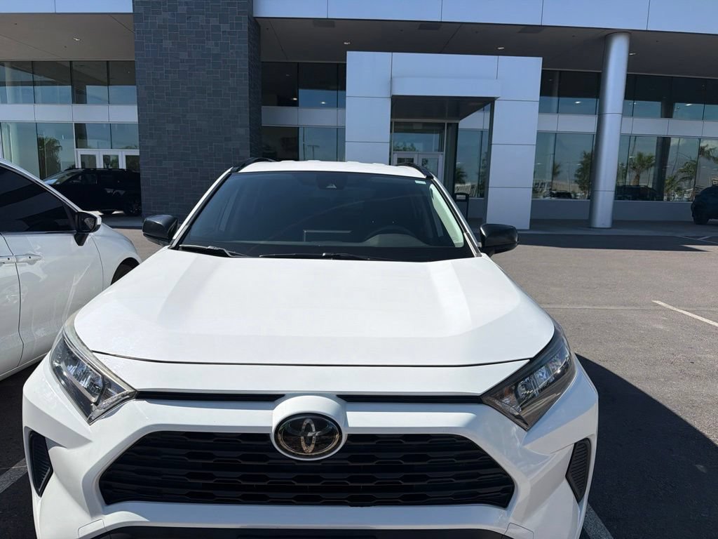 Used 2019 Toyota RAV4 LE w/ Carpet Mat Package FWD image 32