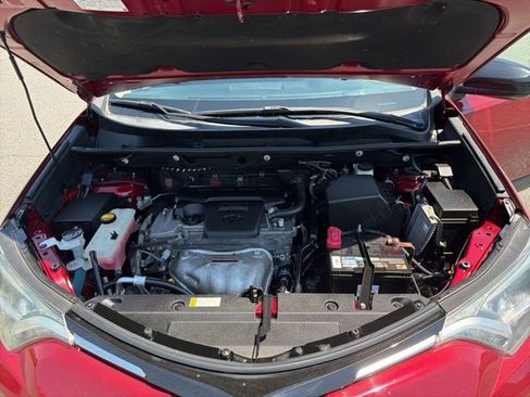 Used 2018 Toyota RAV4 LE w/ All Weather Liner Package AWD/4WD image 23