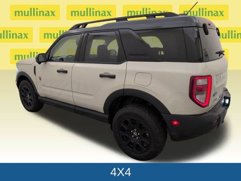 Used 2025 Ford Bronco Sport Badlands image 10
