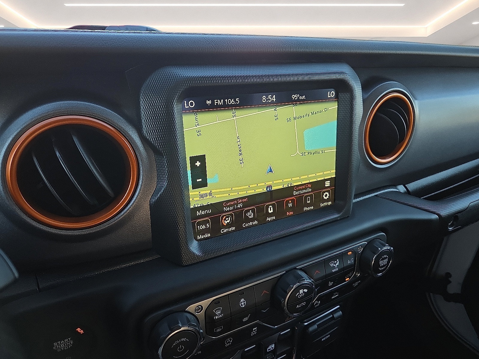 Used 2021 Jeep Gladiator Mojave w/ Uconnect 4C Nav & Sound Group AWD/4WD image 16