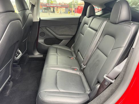 Used 2024 Tesla Model Y Performance image 13