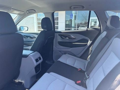 Used 2024 GMC Terrain SLE w/ Driver Convenience Package image 10