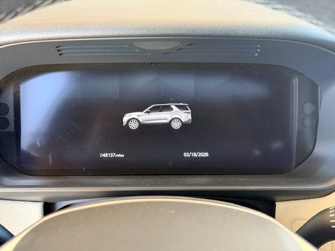 Used 2021 Land Rover Discovery S R-Dynamic image 10