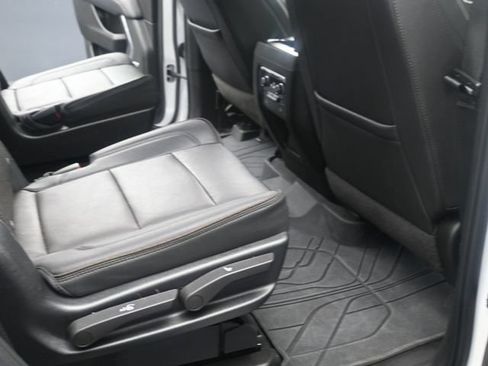 Used 2023 Chevrolet Tahoe High Country AWD/4WD image 26