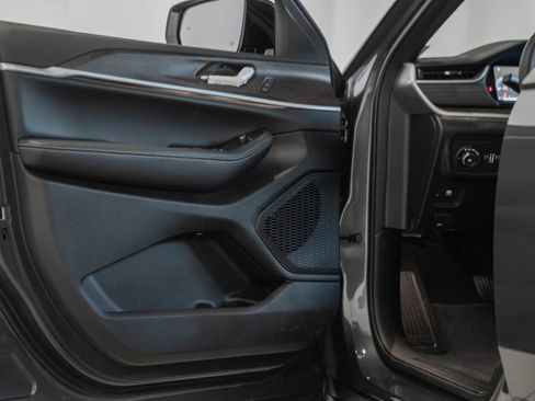 New 2025 Jeep Grand Cherokee Limited image 38