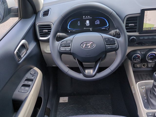 Certified 2024 Hyundai Venue Limited FWD image 15