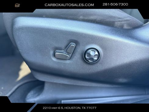 Used 2021 Chrysler Pacifica Touring w/ S Appearance Package FWD image 18