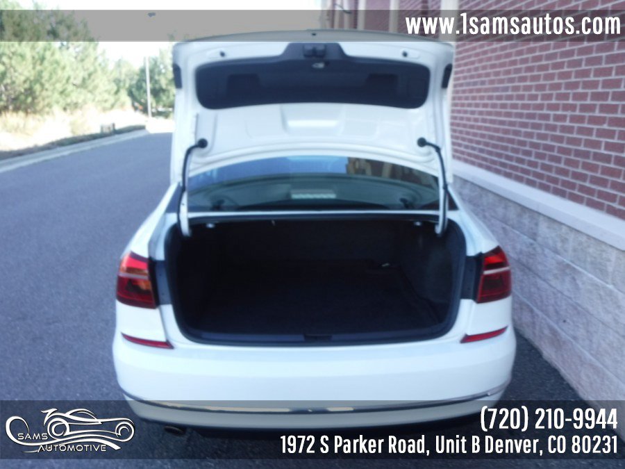 Used 2018 Volkswagen Passat 2.0T SE FWD image 33