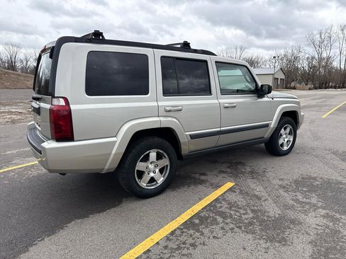 Used 2009 Jeep Commander Sport image 5