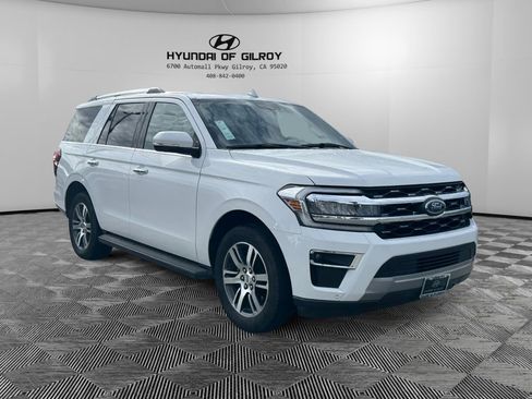 Used 2024 Ford Expedition Limited image 3