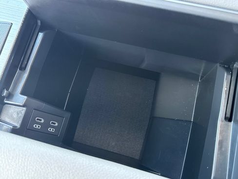 Used 2026 Toyota Sienna XLE FWD image 31