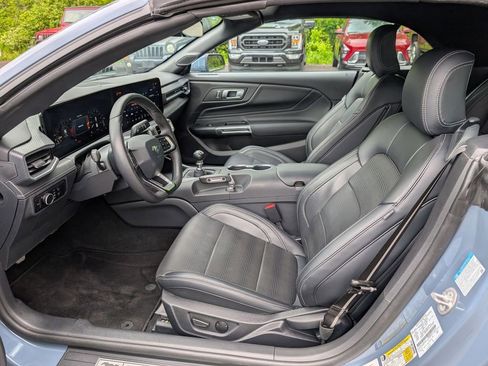 Used 2025 Ford Mustang GT Premium w/ GT Performance Package RWD image 11