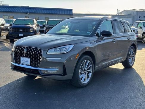 Used 2025 Lincoln Corsair Grand Touring w/ Equipment Group 301A image 8