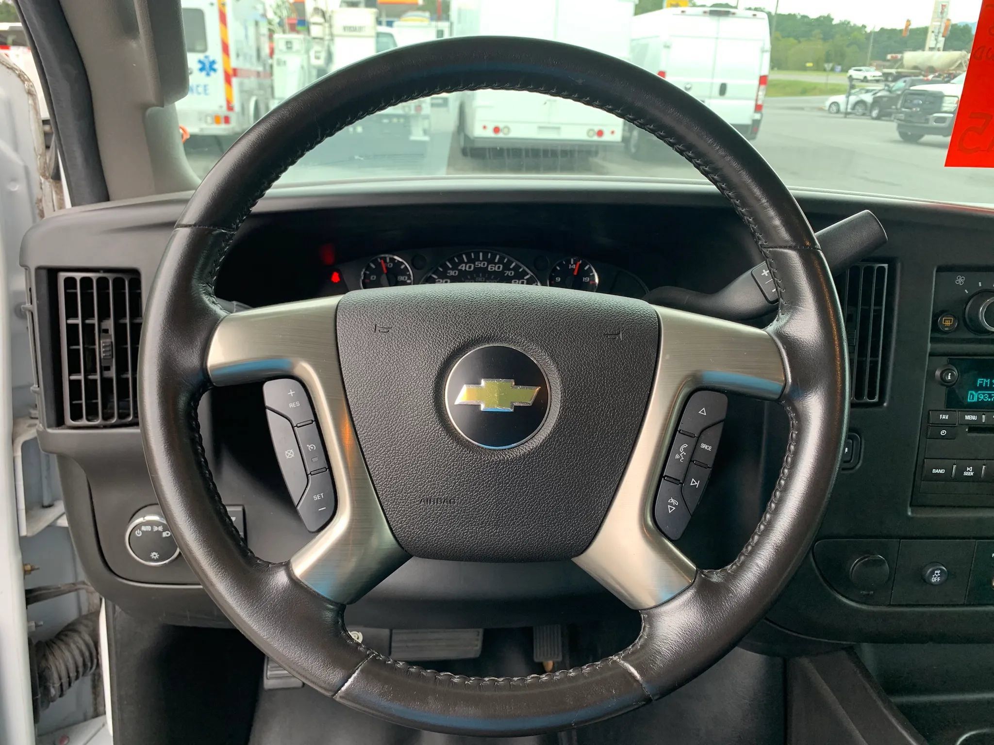 Used 2018 Chevrolet Express 3500 Extended w/ Driver Convenience Package RWD image 10