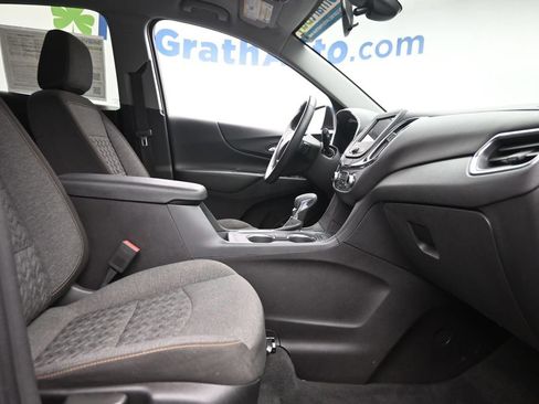 Used 2024 Chevrolet Equinox LT AWD/4WD image 9