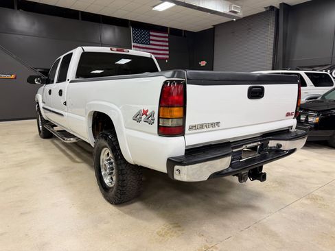 Used 2004 GMC Sierra 2500 SLT w/ Heavy-Duty Power Package image 9