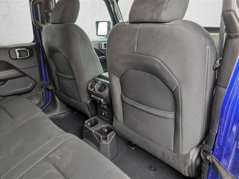 Used 2018 Jeep Wrangler Unlimited Sahara image 27