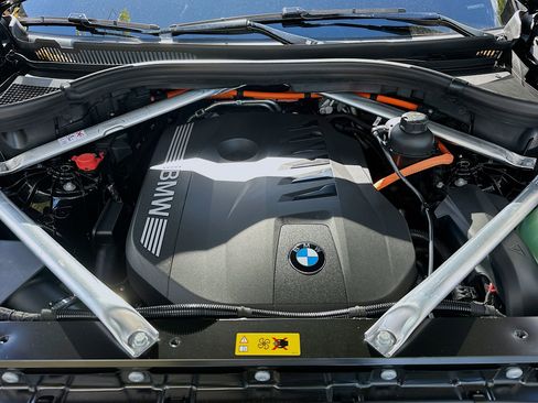 New 2026 BMW X5 xDrive50e w/ M Sport Package image 25