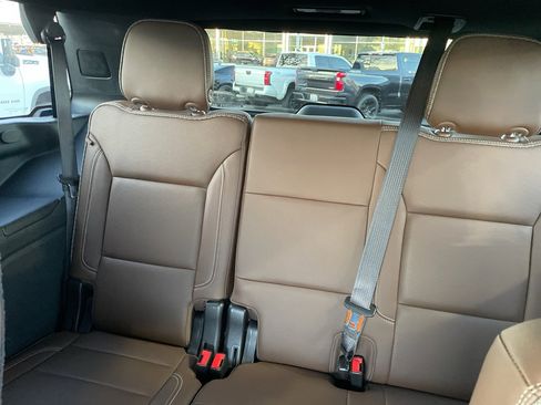 Used 2021 Chevrolet Tahoe High Country w/ Premium Package image 46