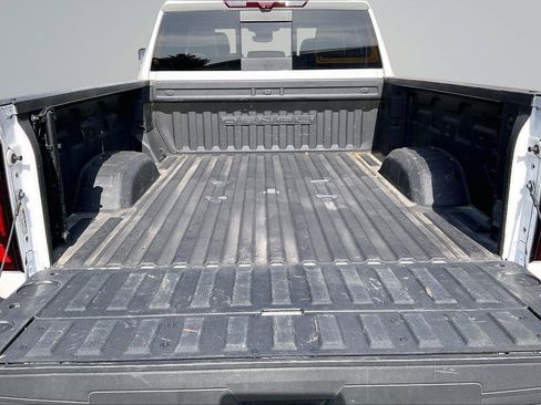 Used 2024 GMC Sierra 2500 Denali Ultimate AWD/4WD image 5