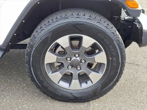 Certified 2022 Jeep Wrangler Unlimited Sahara w/ LED Lighting Group image 9