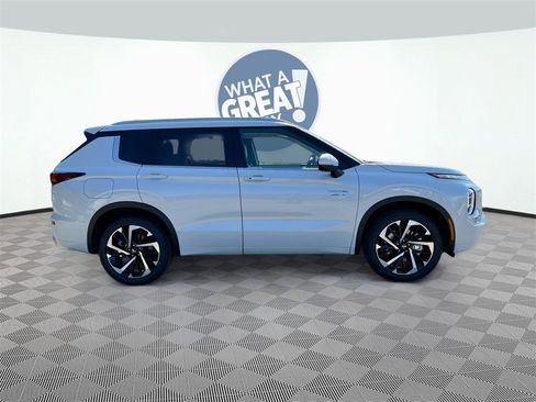 New 2025 Mitsubishi Outlander SEL image 4