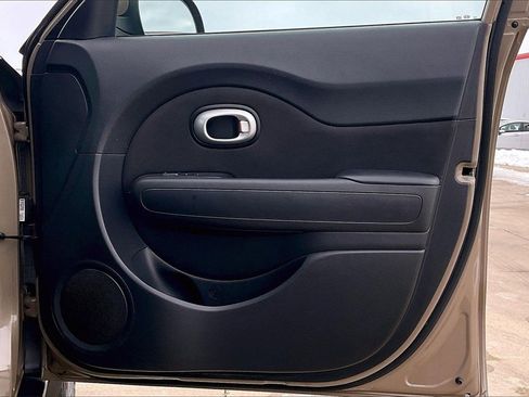 Used 2015 Kia Soul Base image 23