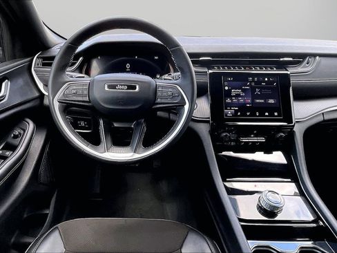 Certified 2023 Jeep Grand Cherokee Altitude image 12