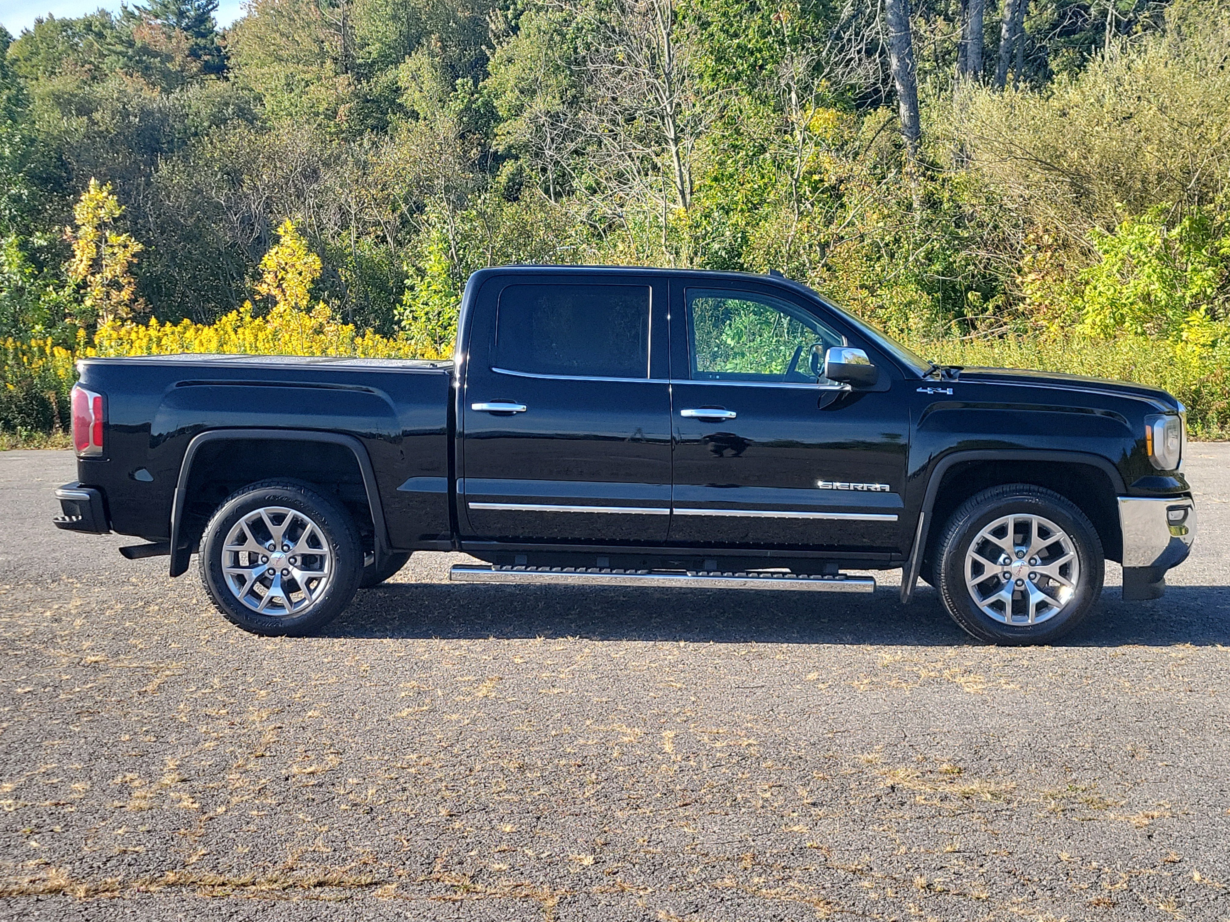Used 2018 GMC Sierra 1500 SLT AWD/4WD image 4