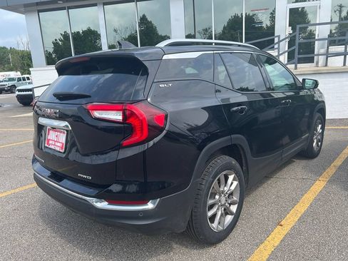 Used 2022 GMC Terrain SLT w/ Infotainment Package II AWD/4WD image 4