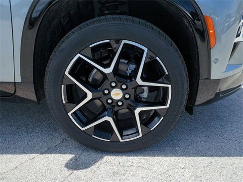 New 2026 Chevrolet Traverse High Country image 11