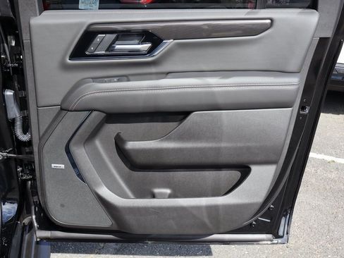 New 2025 GMC Yukon XL Elevation AWD/4WD image 23