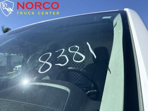 Used 2016 Ford Transit 250 130 Low Roof w/ Exterior Upgrade Package RWD image 18