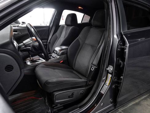 Used 2015 Dodge Charger SXT image 38