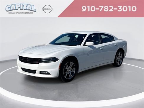 Used 2016 Dodge Charger SXT image 1