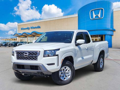 Used 2024 Nissan Frontier SV AWD/4WD image 1