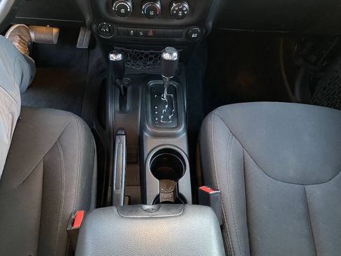 Used 2018 Jeep Wrangler Unlimited Sport S AWD/4WD image 25