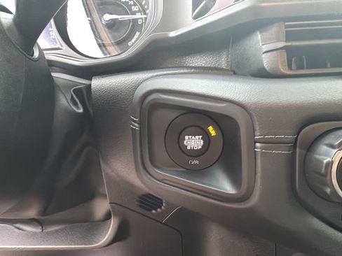 Used 2025 Jeep Wrangler Unlimited Sahara w/ Safety Group AWD/4WD image 16