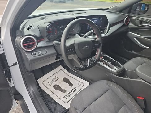 Used 2024 Chevrolet Trax RS w/ Driver Confidence Package FWD image 22