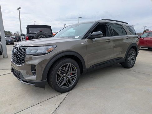 New 2026 Ford Explorer ST-Line w/ ST-Line Street Pack RWD image 7