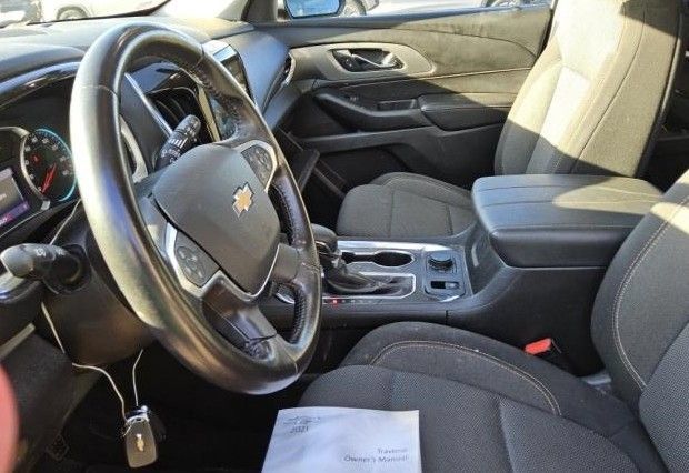 Used 2021 Chevrolet Traverse LT FWD image 15