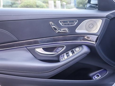 Used 2017 Mercedes-Benz S 550 Sedan image 30
