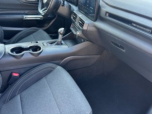 Used 2025 Ford Mustang Coupe RWD image 18