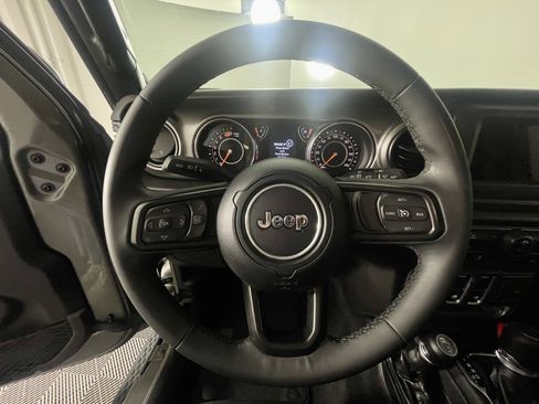Used 2023 Jeep Wrangler Sport S image 14