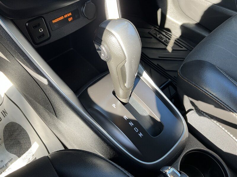 Used 2019 Chevrolet Trax LT w/ Sun & Sound Package AWD/4WD image 28