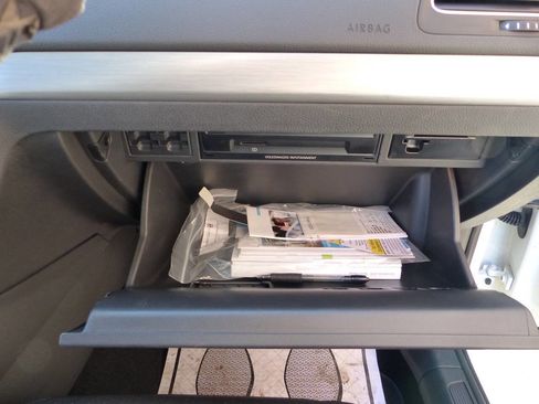 Used 2017 Volkswagen Golf SE image 44